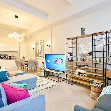 Fulham Townhouse, 2 Baths, Parking, Breakfast Apartment